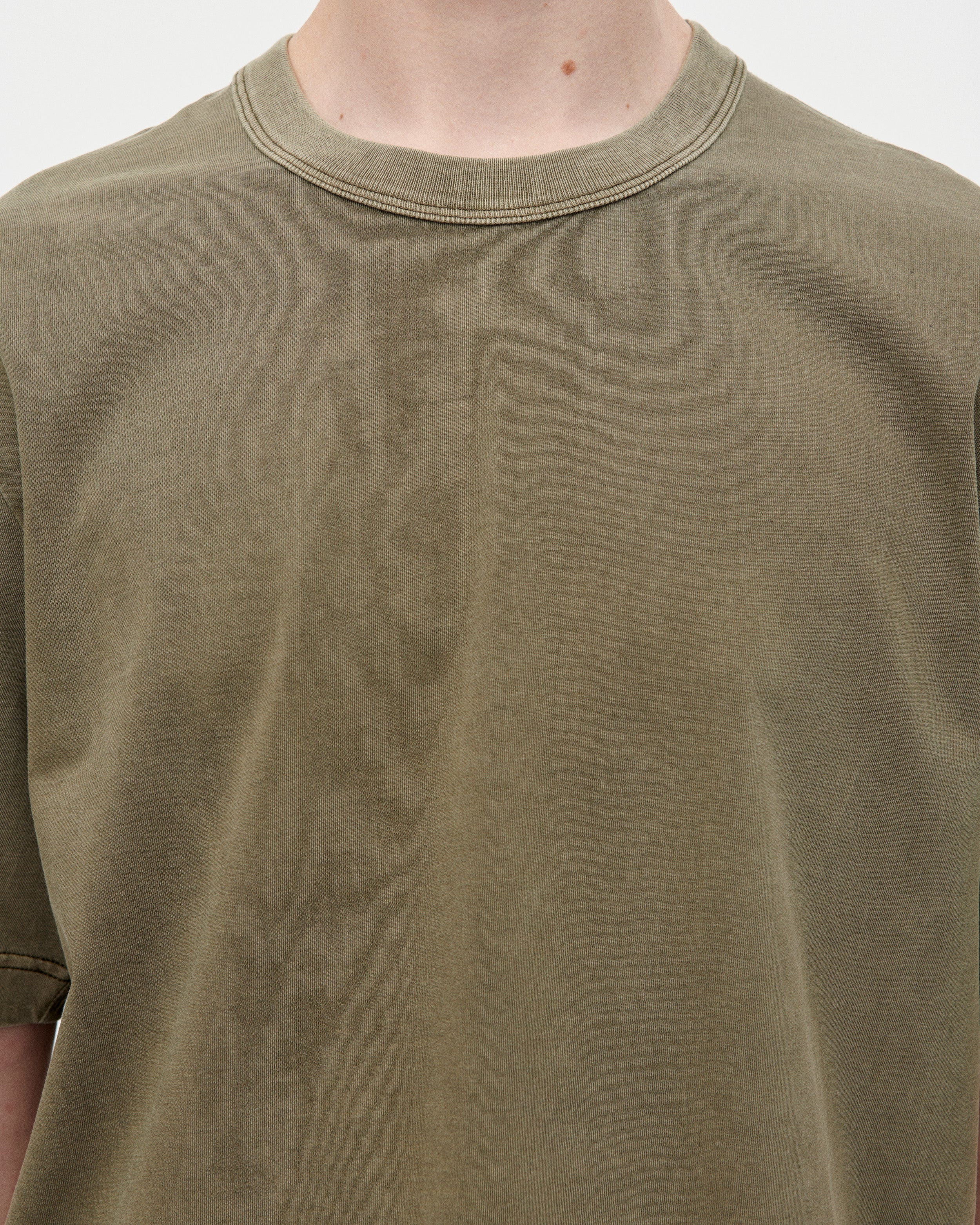 Seam Tee Organic 180 032 Olive - Image 4